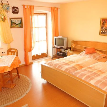 Haus Am Waldrand - Ferienwohnung Augustin غرافناو المظهر الخارجي الصورة